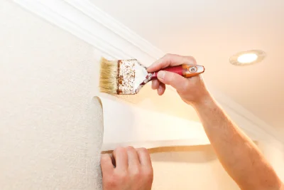 Pose de papier peint à Érôme — revêtements muraux et toiles de verre